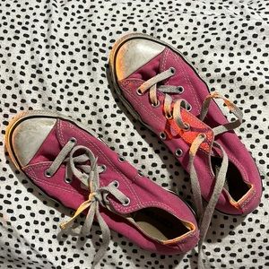 Pink converse